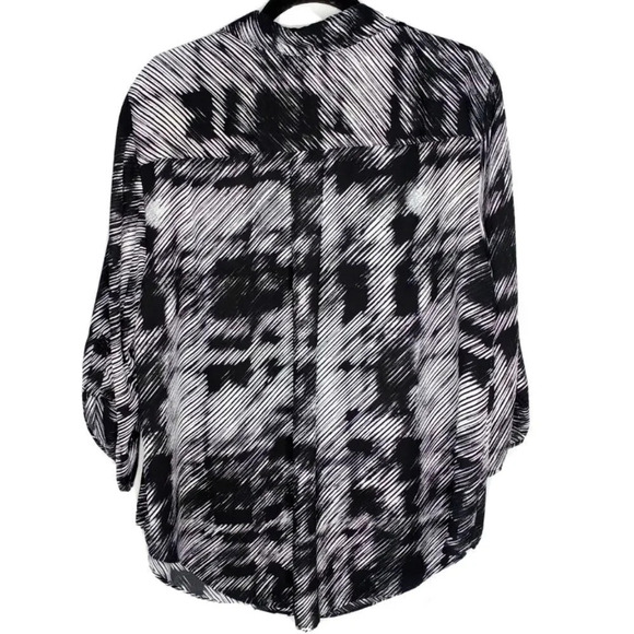 AGB WOMAN BUTTON UP BLOUSE - BLACK & WHITE - Picture 2 of 5